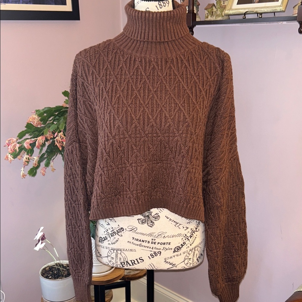 Ollari NY Cropped, Brown Turtleneck Sweater-size XS